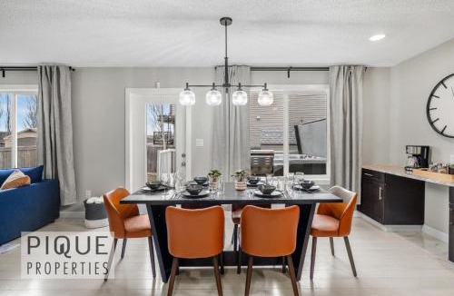 Northwest Edmonton Apartment | Game Night Retreat - HotTub - AC - FireTable - BBQ - Kingbed