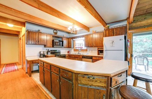 Springville Cabin | Game Room & Decks: Family Cabin in Springville!