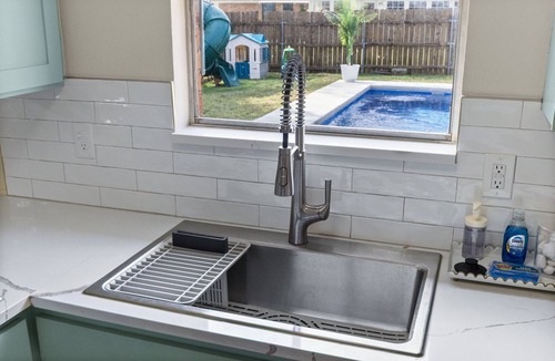 Arlington House | Gated Heated Pool - Large Playset - Walk to Stadiums - 6 Beds