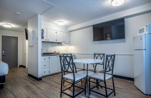 Clarenville Hotel | Gateway Hotel and Suites