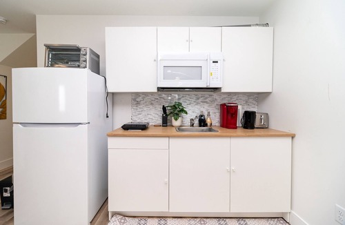 Halifax House | Glamorous new house basement for Business/Vacation travel