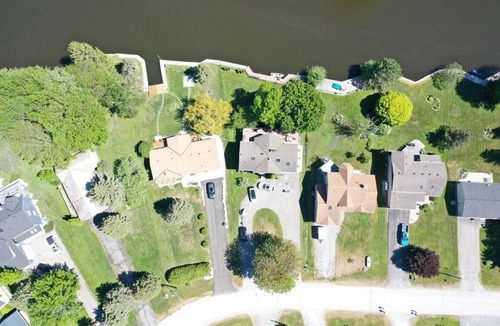 Lagoon City House | GLOBALSTAY. Waterfront Cottage