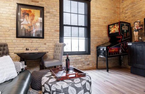 Stratford Apartment | Glyn Rhosyn Loft