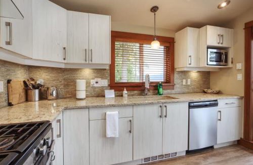 Port Renfrew House | Going Coastal AB - Oceanfront - Pet Friendly