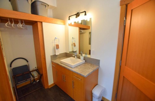 Cherryville House | Gold Panner Campground