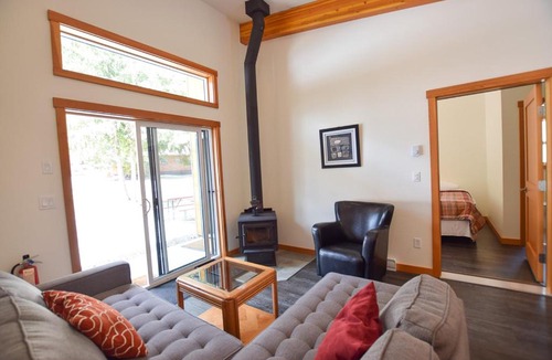 Cherryville House | Gold Panner Campground