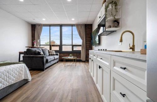 New Glasgow Apartment | Golden Hour @TheMillRowsSuites