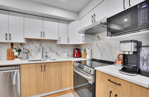 Southeast Calgary House | Golden Sunrise ~ Spacious 2BD/2BR ~ Kitchen & Laundry ~ Boardgames
