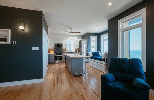 Conception Bay South House | Golden Tide Cottage | 2 Bd, Panoramic Ocean Views