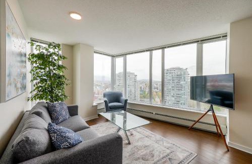 Crosstown Apartment | Gorgeous Unit with Beautiful City Views