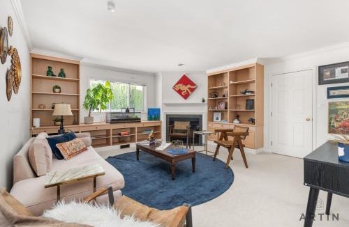 West Point Grey House | Grand 4BR Point Grey Manor - Walk to Beaches