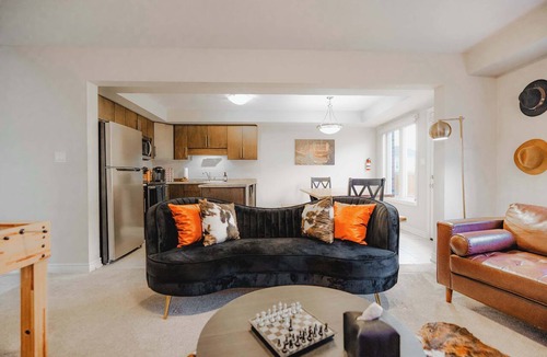Thorold House | Grand Falls Estate | 6BR Luxury Retreat with Game