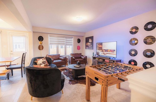 Thorold House | Grand Falls Estate | 6BR Luxury Retreat with Game