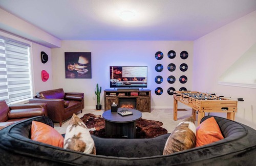 Thorold House | Grand Falls Estate | 6BR Luxury Retreat with Game