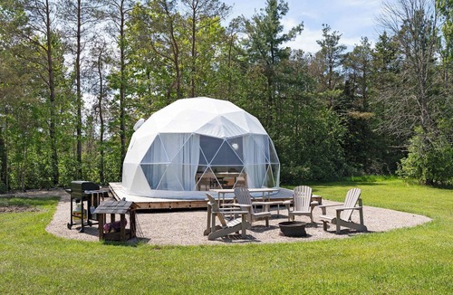Miller Lake House | Grand Luxe Geodome Glamping w/2 Queen beds East