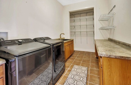 Dedham House | Grand viewLuxury: 4BD Game Room & Sauna!