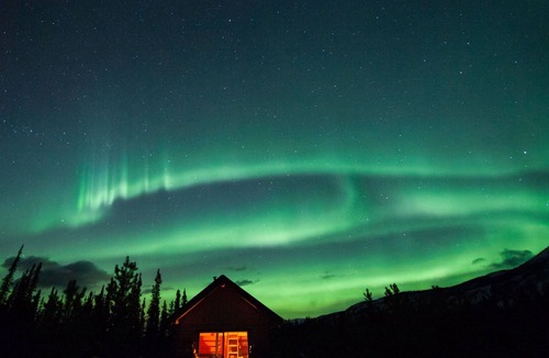 Whitehorse Cabin | Grandma & Grandpa Aurora Viewing Cabin