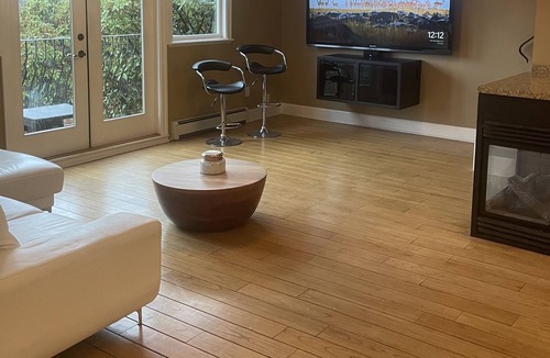 Ambleside House | Great beach house 10 minutes by car or bus to Downtown Vancouver & Stanley Park.