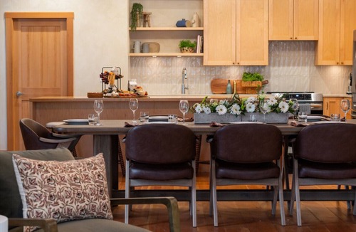 Revelstoke Ski Chalet | Great Escape Chalet Revelstoke
