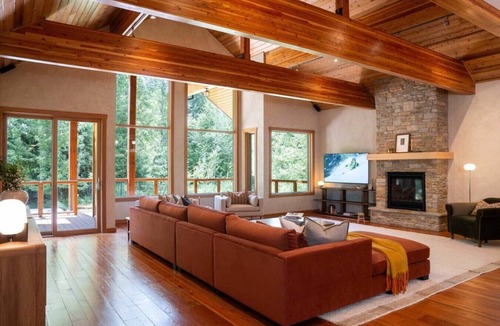 Revelstoke House | Great Escape Chalet - Luxury Mountain Retreat