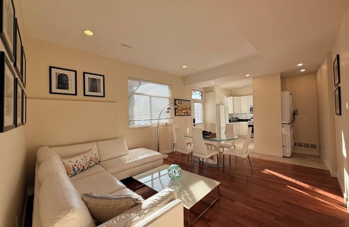 Burnaby House | Great Vancouver Spacious Private Room#2 with Free Parking