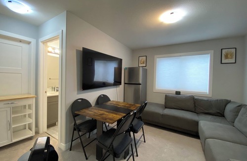 Regina House | Greensville 4Bedroom 3 Bathroom Suite in the Greens East Regina - Just like home