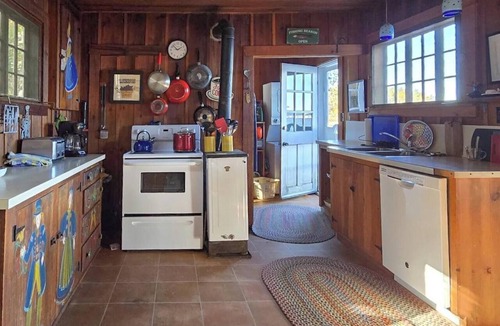 Southport Cottage | Griffin Cottage: A charming 3-bedroom retreat in scenic Southport, ME.
