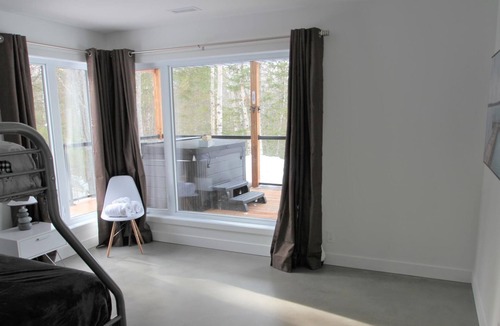 Baie-St-Paul Ski Chalet | Grizzly de Charlevoix 5: Hot Tub, Scenic Views