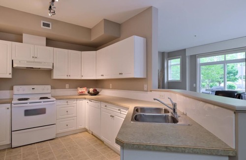 North End Condo | Ground Floor Walk out Downtown Kelowna by the Lake!