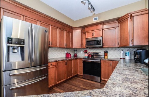 North End Condo | Ground Floor Walk out suite with Lake and Lagoon Views-DB124