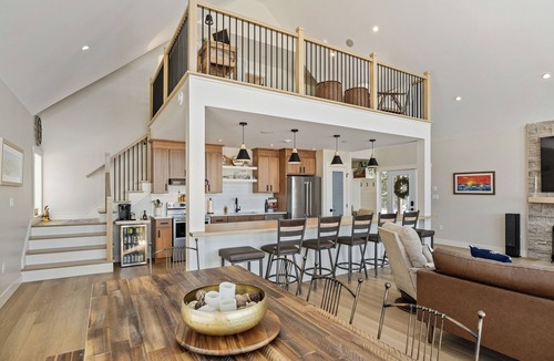 Little Pond Ski Chalet | Grumps at Table Rock-3 Bedroom waterfront chalet in the woods of Little Pond.