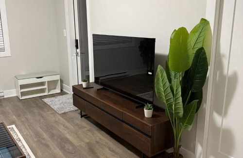 Langford Apartment | Guest Suite in Langford