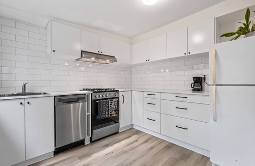 Downtown Eastside House | Guesthouse in Strathcona | 1BD/1BA + Patio