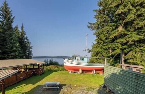 Alert Bay Cabin | (H) Standard Double Cabin (pet friendly)