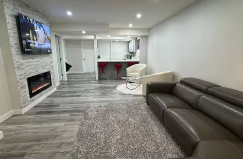 Calgary House | HansBnB near Airport(YYC)