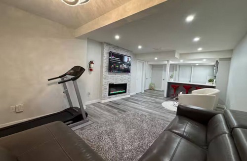 Calgary House | HansBnB near Airport(YYC)
