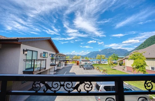 Harrison Hot Springs Hotel | Harrison Grand Motel