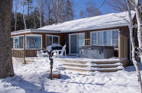 Head Lake Cottage | Hearts Home - Three Bedroom Cottage, Sleeps 4