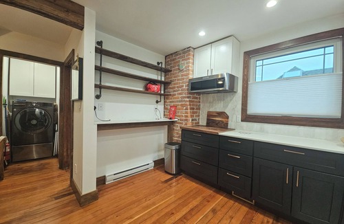 Downtown Eastside House | Heatley Hive Near Downtown & Stadium District MAJOR INTERNATIONAL SPORTING EVENT