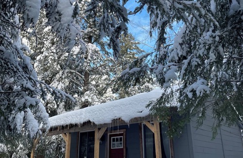 Addington Highlands Cabin | Henrys cabin on the river