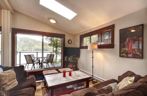 Port Renfrew House | Hera's Cove - Oceanfront Oasis - Pet Friendly