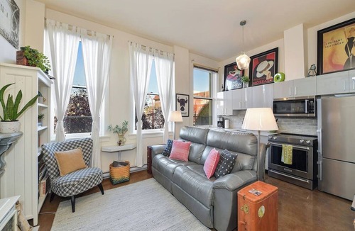 Downtown Victoria Condo | Heritage STR Condo | Walk Everywhere