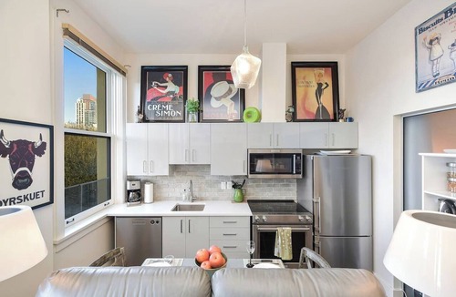 Downtown Victoria Condo | Heritage STR Condo | Walk Everywhere