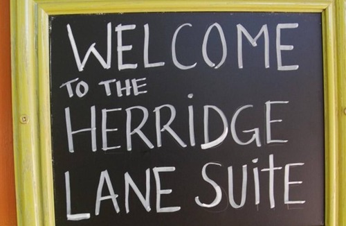 Nelson House | "Herridge Lane Suite" in VICTORIA FALLS GUESTHOUSE
