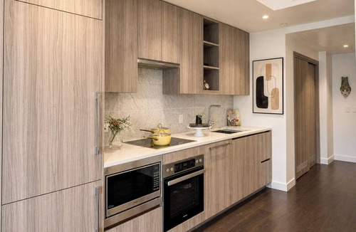Bayview Village Hotel | High-end Central Condo in North York w/Amazing Skyline View