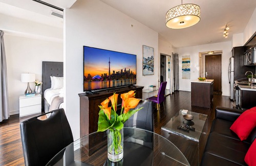 Bay Street Corridor Condo | High-Floor 2BR Suite Balcony & Skyline Views | Walk to SickKids, UHN, TMU, Eaton