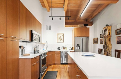 Downtown Edmonton Apartment | Historic Art Loft | Walk to Rogers | Free Parking