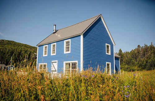 Saint Lunaire-Griquet House | Historic Ocean front - near L’Anse Aux Meadows - Blue Cottage