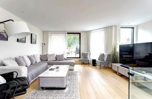 Plateau Mont Royal Apartment | Historic Charm Overlooking Parc Lafontaine