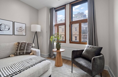 Chinatown Apartment | Historic Luxury Old MTL Appartment 2BR-2BA